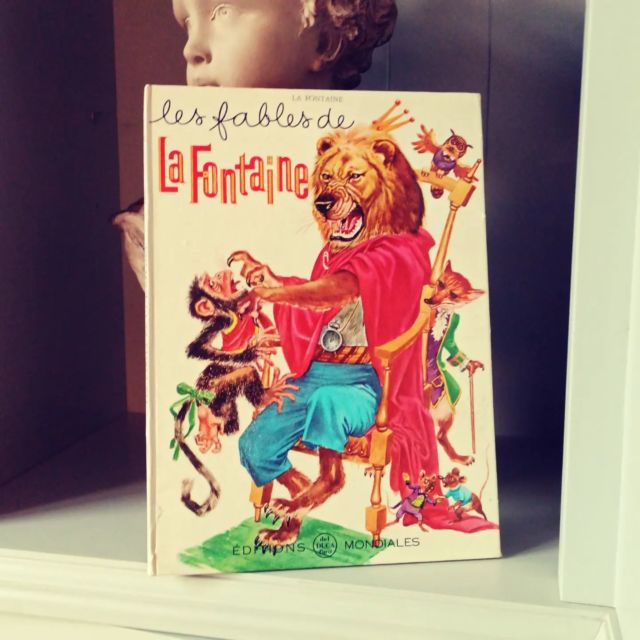 Nouvelle publication sur le site avec des fables de La Fontaine illustrées par Pescador. Cela date de 1963 et c'était sorti par les éditions Mondiales. 
À retrouver sur mescontes.fr

#lafontaine #pescador #1963 #livrejeunesse #editionsmondiales