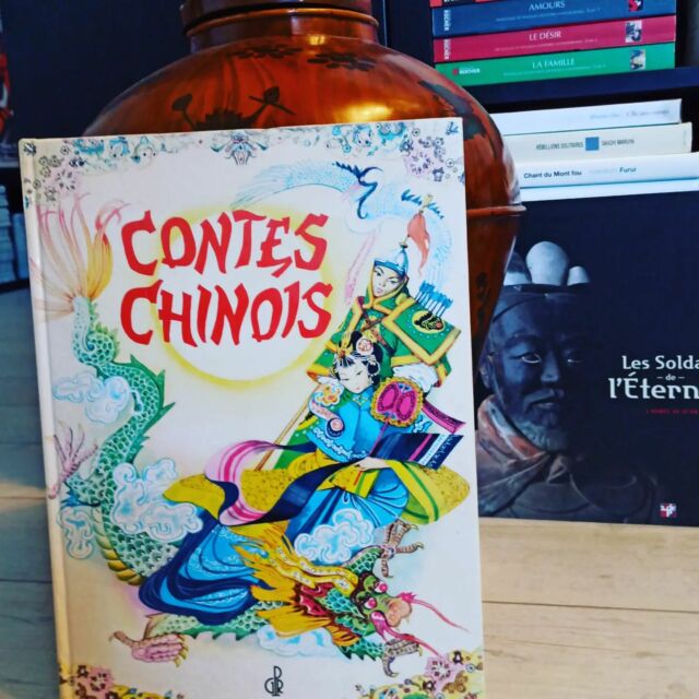 Magnifique collaboration entre Renata Paccarié (textes) et Maraja (illustrations). C'est sorti en 1981 aux éditions Fabbri. Plus infos sur mescontes.fr

#renatapaccarie #maraja #1981 #fabbri #livrejeunesse #livresenfants #contes